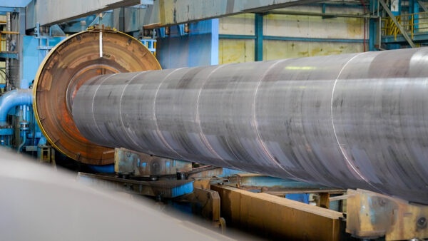 أنابيب الشرق توقع عقد توريد أنابيب صلب بـ 324 مليون ريال مع "تحلية المياه"