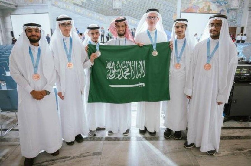 المنتخب السعودي للفيزياء .. 5 جوائز عالمية في أولمبياد 2022