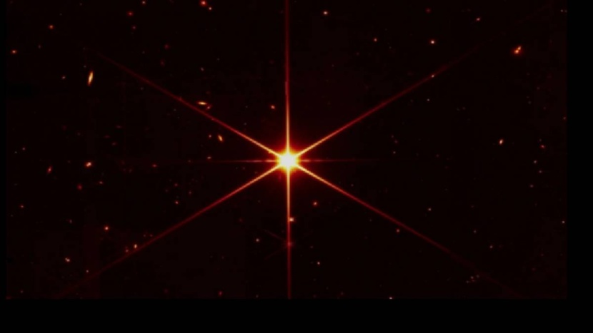 "جيمس ويب" يرصد أبعد مجرة تشكلت قبل 13,5 مليار عام