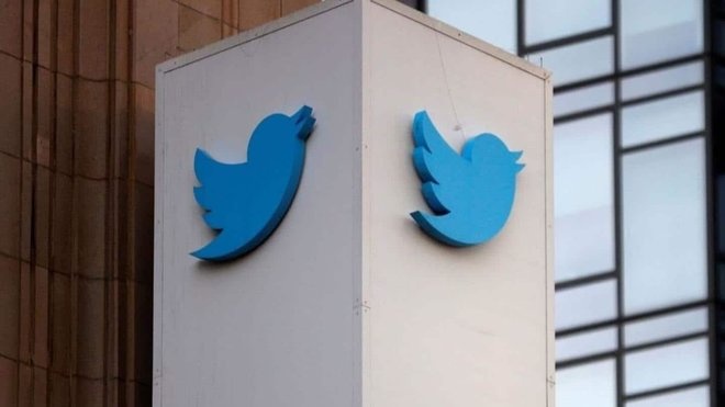 تويتر: تراجع العائدات بسبب ضعف الإعلانات وماسك 