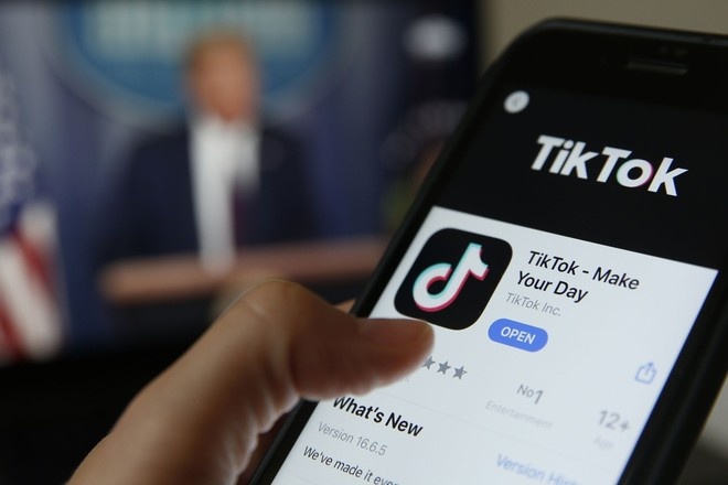 دعوى قضائية ضد تيك توك في أمريكا بعد وفاة طفلتين بأحد التحديات 