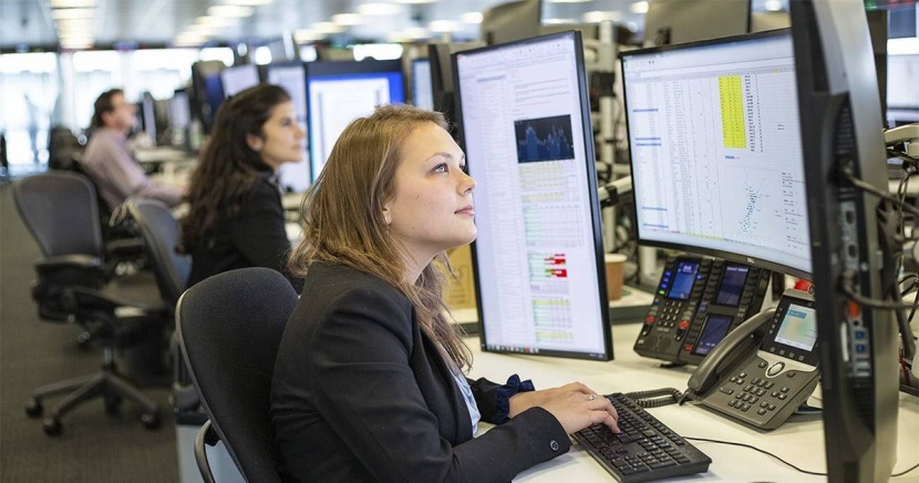 بعد إعادة ضبط قاسية .. السندات تستعيد شيئا من تألقها