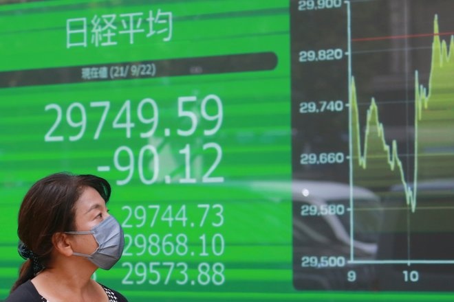 نيكي يغلق عند أعلى مستوى في 7 أشهر وسهم "سوفت بنك" يقفز 5.55%