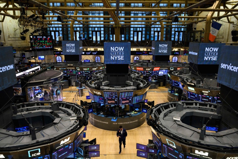 الأسهم الأمريكية تغلق مرتفعة للأسبوع الرابع على التوالي