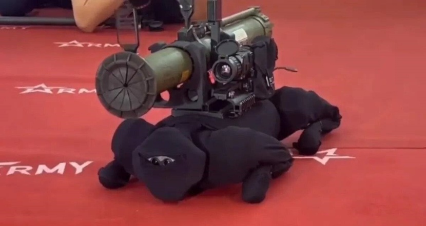 خوف من التطور التقني .. روبوت «كلب مسلح» قادر على حمل السلاح