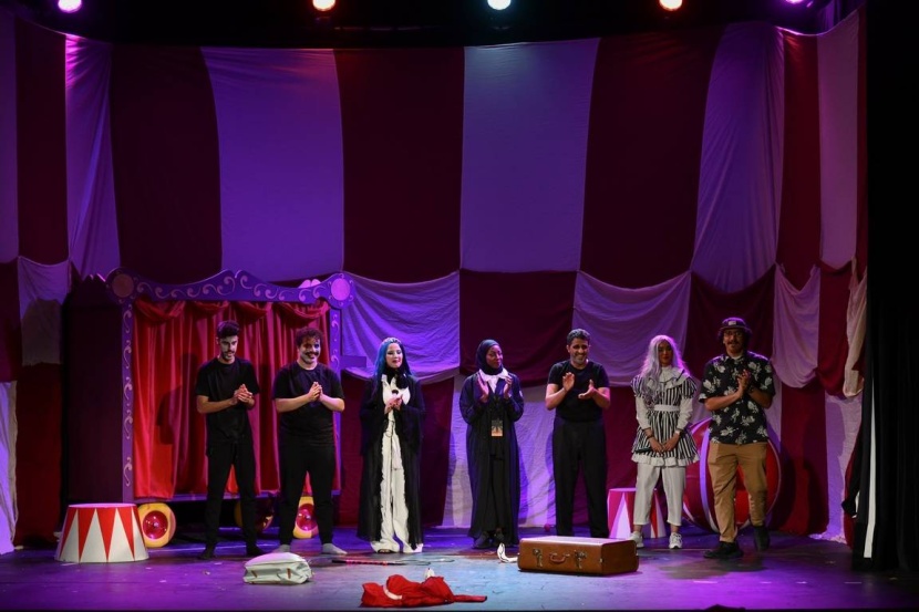 "إثراء" يتوج الفائزين بمسابقة المسرحيات القصيرة .. "ليلة حافلة" أفضل نص