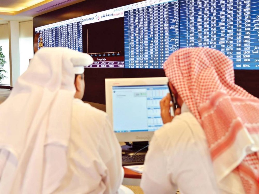 انخفاض معظم البورصات الخليجية بفعل تقلبات أسعار النفط .. و«المصرية» تواصل الصعود