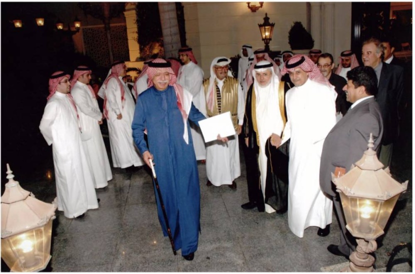 المشهد الثقافي السعودي يودع خوجة رجل الوفاء