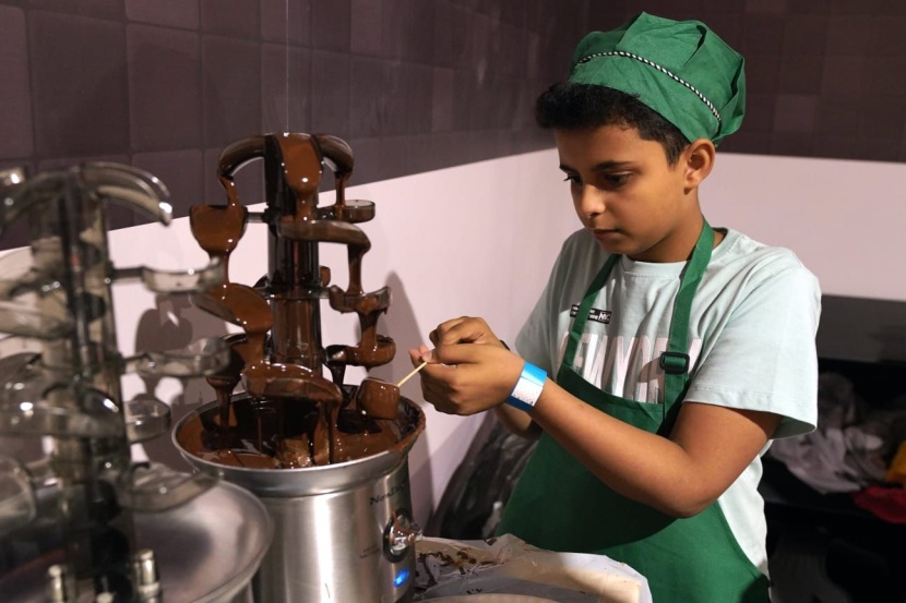 بأصناف محلية وأطباق عالمية.. أطفال وفتيات يتنافسون على لقب شيف مهرجان العودة إلى الرياض