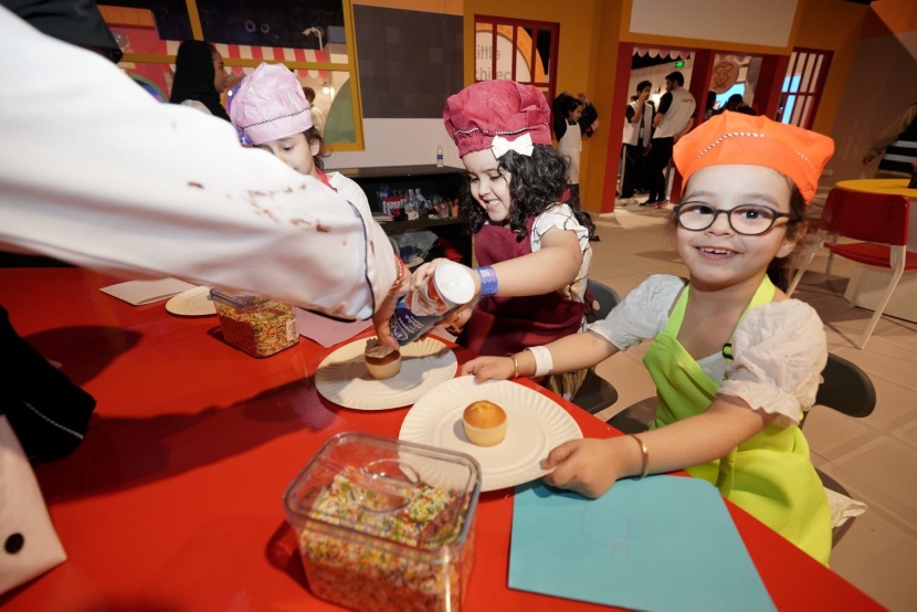 بأصناف محلية وأطباق عالمية.. أطفال وفتيات يتنافسون على لقب شيف مهرجان العودة إلى الرياض