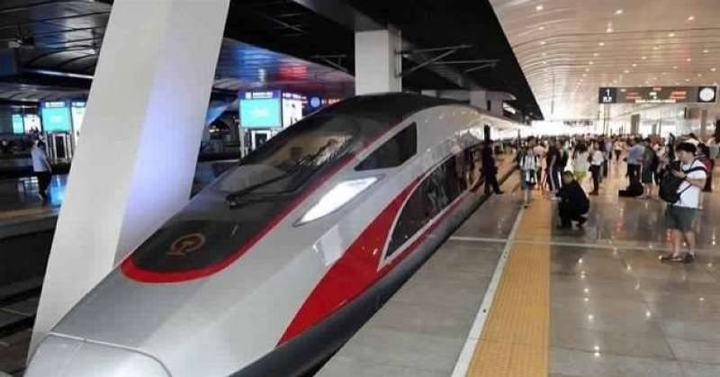 محطات المترو ملاذ للهاربين من حر الصين