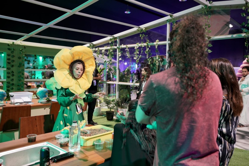 مهرجان العودة إلى الرياض.. تجارب الأطفال من محاكاة النباتات إلى استكشاف الحيوانات المنقرضة