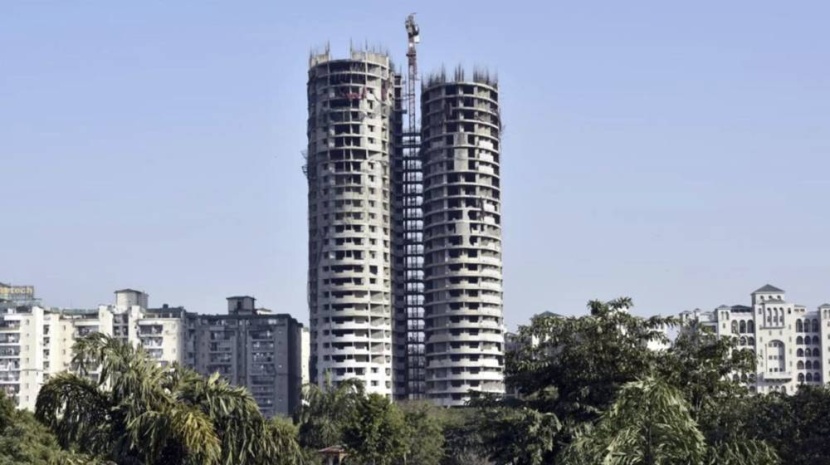 نيودلهي .. هدم برجين سكنيين بنيا بصورة غير شرعية