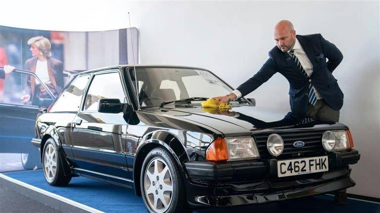 بيع سيارة الأميرة ديانا بـ 869 ألف دولار