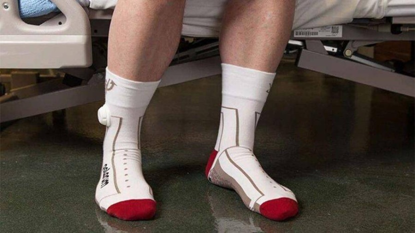 جوارب ذكية تراقب المرضى وتحميهم من السقوط