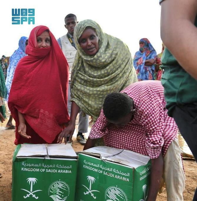 مركز الملك سلمان للإغاثة يواصل توزيع المساعدات الإغاثية للمتضررين من الفيضانات في السودان