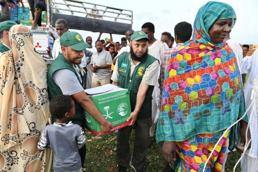مركز الملك سلمان للإغاثة يواصل توزيع المساعدات الإغاثية للمتضررين من الفيضانات في السودان