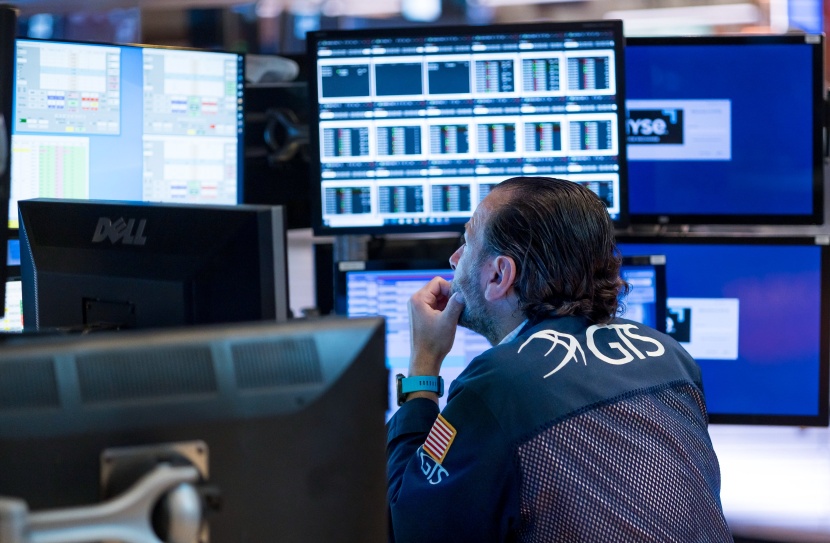 وول ستريت تفتح على انخفاض لمخاوف رفع سعر الفائدة 