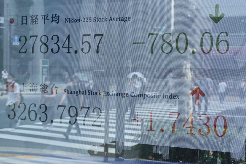 الأسهم اليابانية تتراجع بفعل بيانات التضخم الأمريكية .. "نيكي" يهبط 2.7%