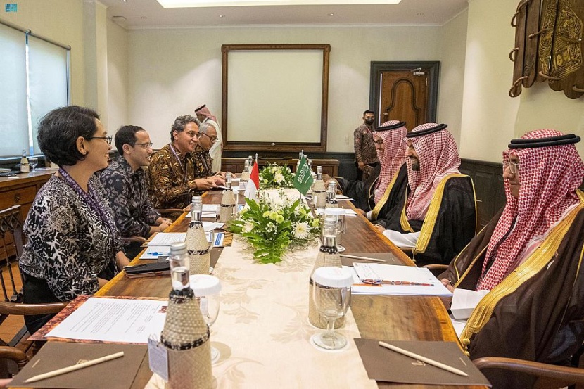 وزير الثقافة يبحث مع نظيره الإندونيسي تعزيز التعاون الثقافي