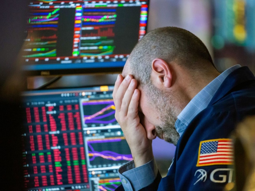 المستثمرون يستعدون لمواجهة صدمة الركود بتسريع وتيرة الانسحاب من سوق الأسهم