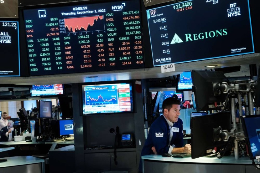 انسحاب سريع للمستثمرين من أسواق الأسهم استعدادا لصدمة الركود .. خروج 9.4 مليار دولار 
