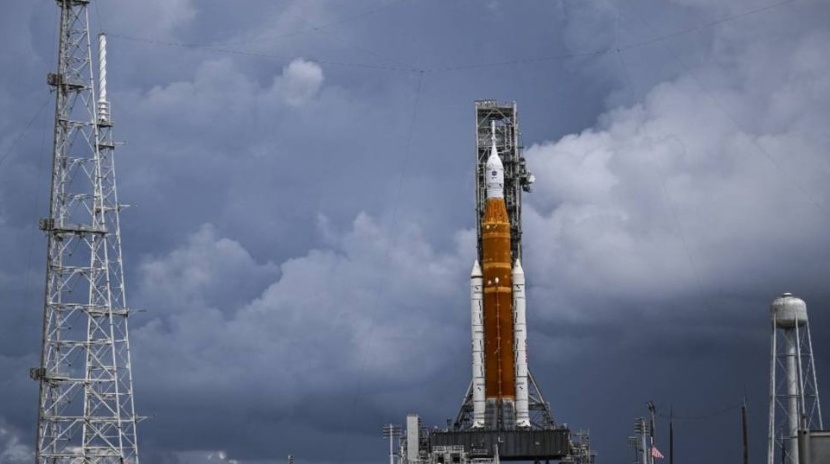 عاصفة تؤجل إطلاق صاروخ «ناسا» الجديد إلى القمر