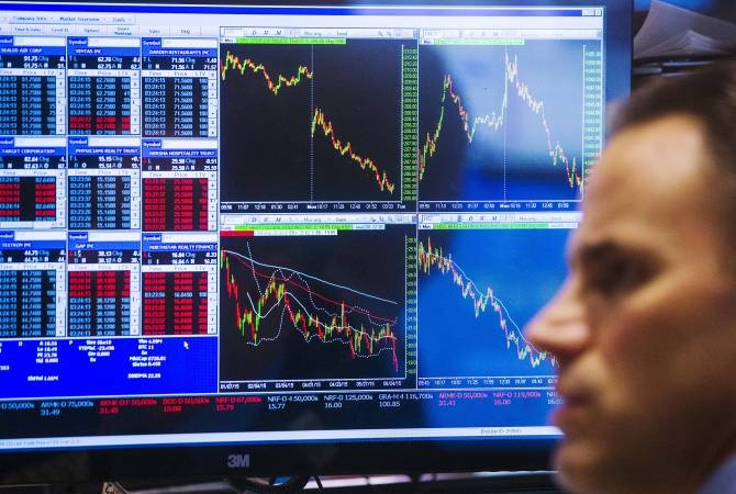 أسهم أوروبا تبدأ تعاملاتها على ارتفاع بقيادة "صناعة السيارات" و"المواد الأساسية"