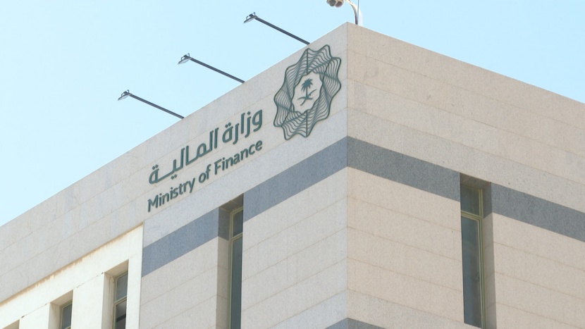  4 أسباب تدفع للاقتراض المحلي والدولي خلال 2023 رغم الفوائض  