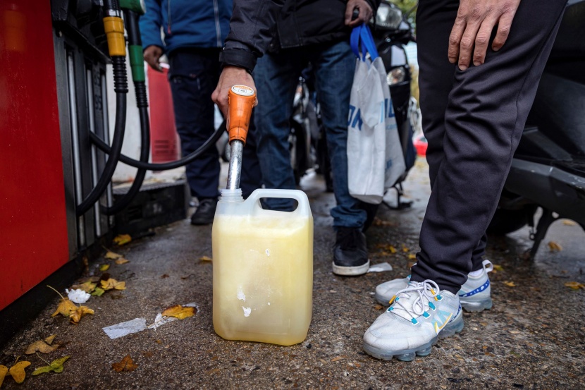 إضرابات مصافي النفط في فرنسا تتواصل .. 5 مواقع خارج الخدمة