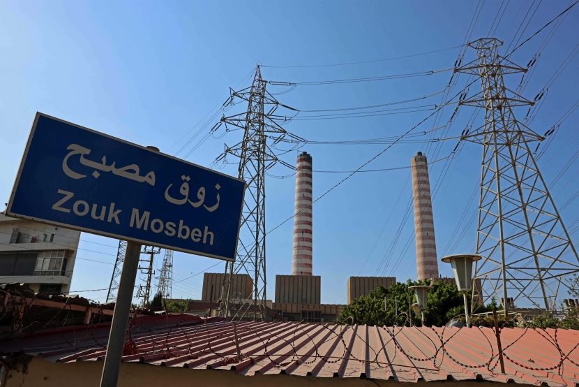 "اختنقنا" .. لبنانيون يشكون من تلوث ينتجه معمل توليد كهرباء