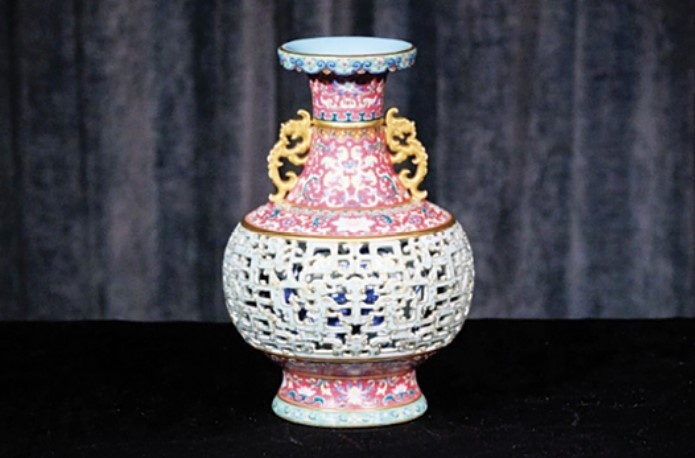 بيع مزهرية صينية بـ 9 ملايين يورو