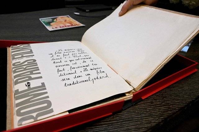 بيع مخطوطة لسيناريو فيلم «كونتمبت» بـ 290 ألف دولار