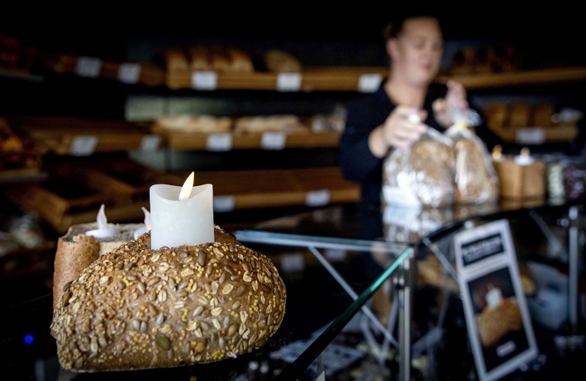 هولندا: المخابز تلجأ للشموع بدلا من الأنوار توفيرا للطاقة