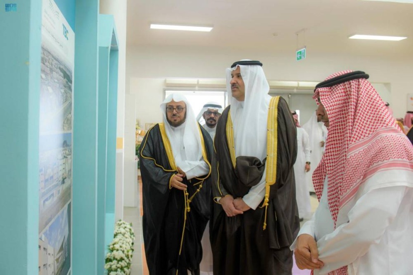 أمير المدينة المنورة يدشن 17 مشروعا تعليميا جديدا