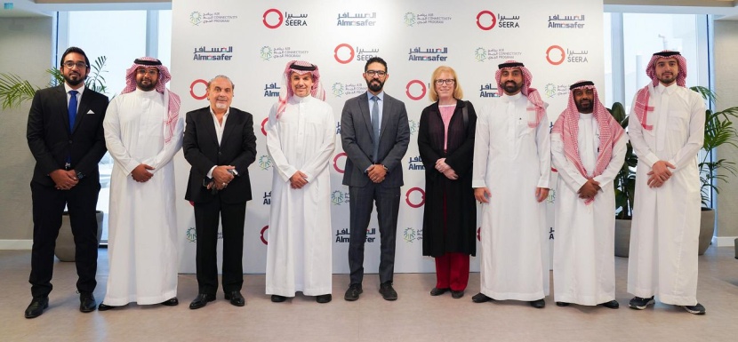 برنامج الربط الجوي يوقع عقد شراكة لتسيير رحلات جوية جديدة إلى السعودية