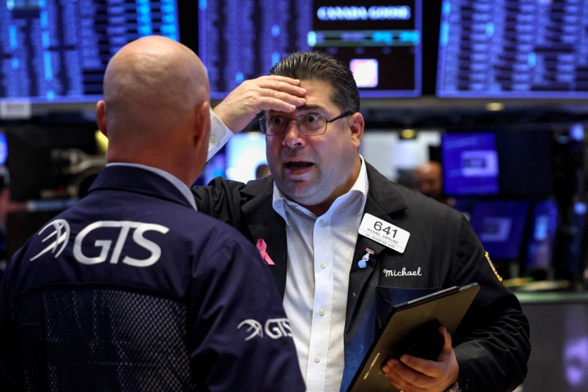 الأسهم الأمريكية تواصل التراجع بفعل بيانات الوظائف .. "ستاندرد آند بورز" يهبط 2.2%