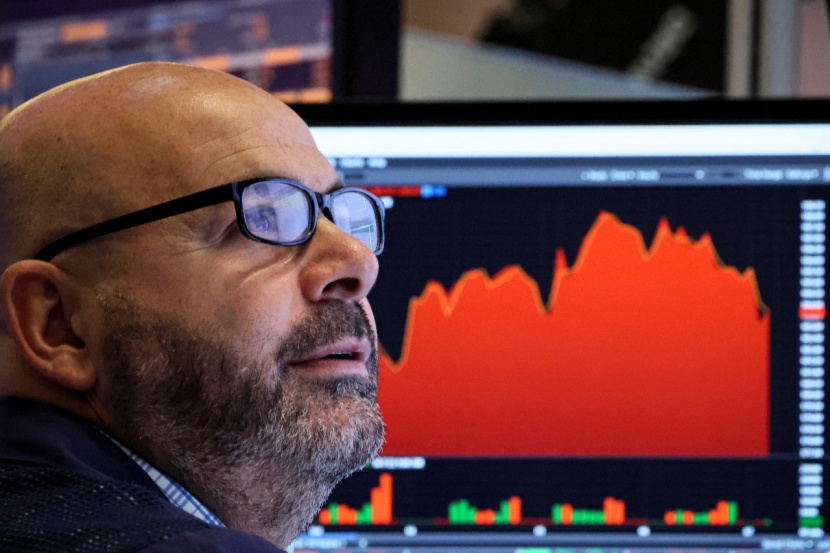 الأسهم الأمريكية تواصل التراجع بفعل بيانات الوظائف .. "ستاندرد آند بورز" يهبط 2.2%
