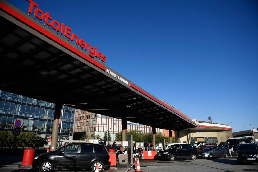 استمرار الإضرابات في أكثر من 30 % من محطات الوقود الفرنسية