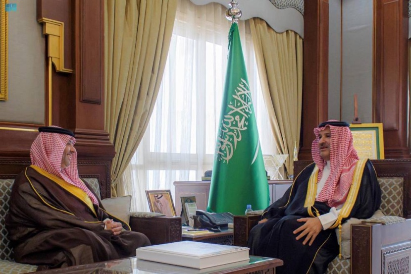 أمير المدينة المنورة يستعرض إنجازات الهيئة العامة للموانئ