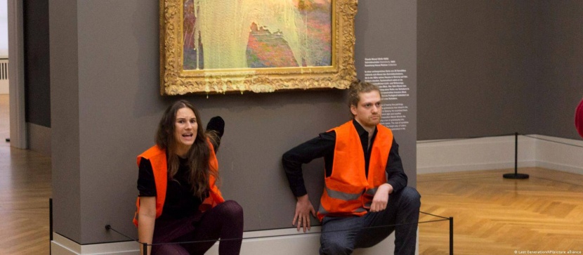 متاحف برلين تمنع الحقائب لتفادي إلقاء الطعام على اللوحات