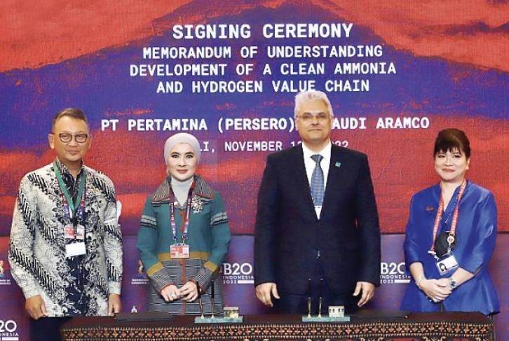 أرامكو و«بيرتامينا» تدرسان التعاون عبر سلسلة قيمة الهيدروجين والأمونيا