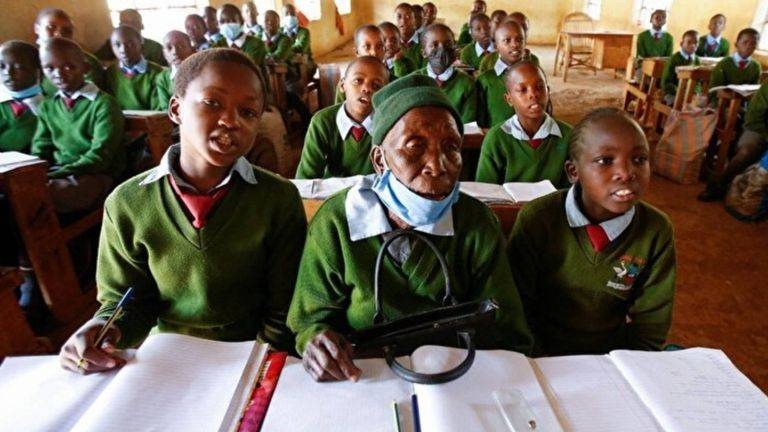 وفاة أكبر تلميذة في العالم عن 99 عاما في كينيا