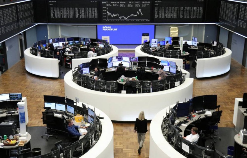 الأسهم الأوروبية تغلق على تراجع طفيف