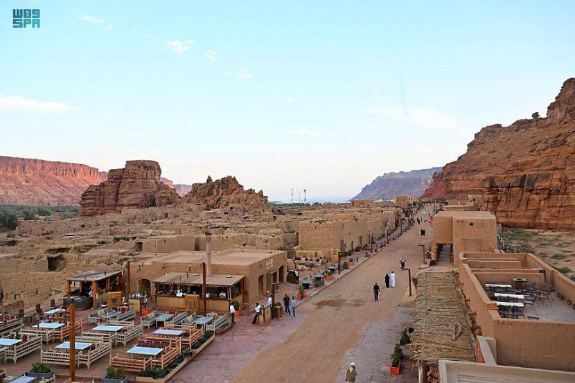 «العلا القديمة» .. عمق تاريخي ورافد اقتصادي لأبناء المحافظة