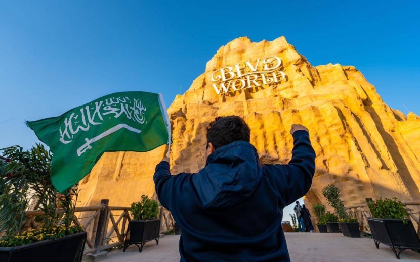 «البوليفارد» و«ونترلاند» يتلألآن بـ «الأخضر» .. والدخول مجانا