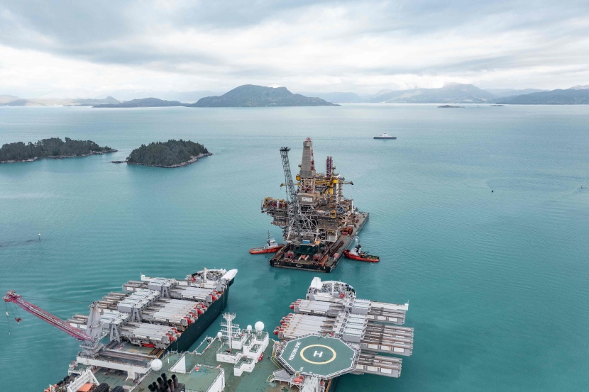 أسعار النفط تهبط 2% مع استمرار القلق حيال الطلب الصيني