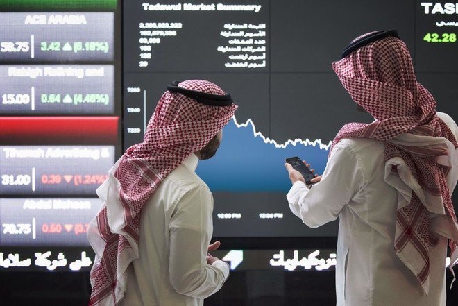 الأسهم السعودية تتراجع بأكثر من 100 نقطة بضغط "البنوك"
