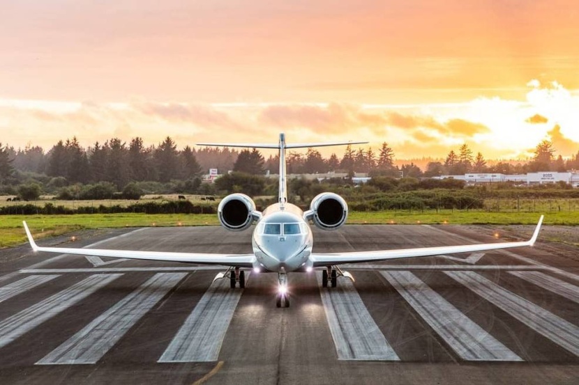 "تويتر" توقف حسابا يتتبع تحركات طائرة إيلون ماسك الخاصة