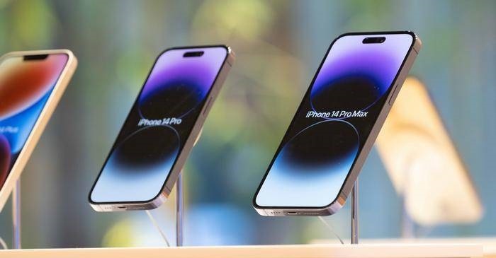 "أبل" تفعل خدمة رسائل الاستغاثة عبر الأقمار الاصطناعية